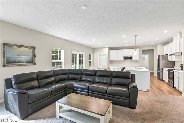 35405 Crystal Creek Court, Grafton, OH 44044