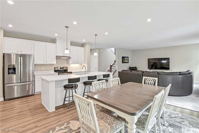 35405 Crystal Creek Court, Grafton, OH 44044