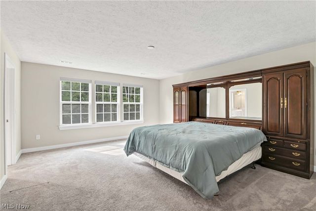 35405 Crystal Creek Court, Grafton, OH 44044