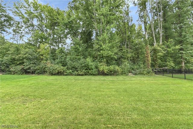 35405 Crystal Creek Court, Grafton, OH 44044
