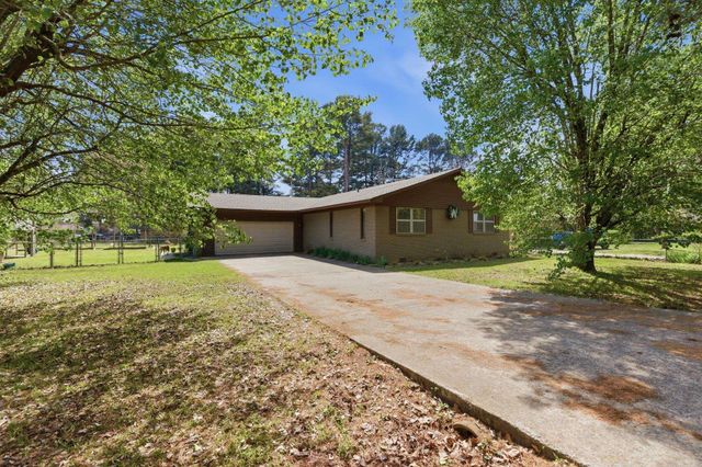 901 W Iowa St Street, Beebe, AR 72012