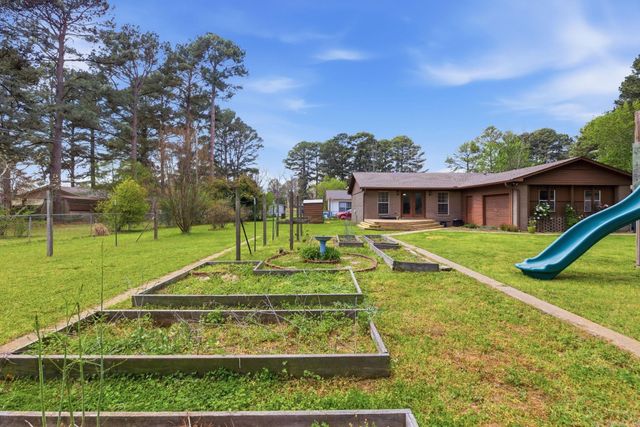 901 W Iowa St Street, Beebe, AR 72012