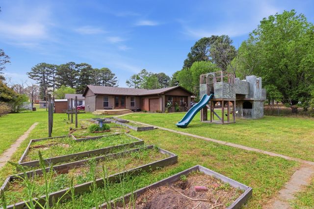 901 W Iowa St Street, Beebe, AR 72012