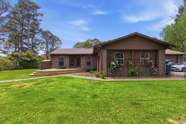 901 W Iowa St Street, Beebe, AR 72012
