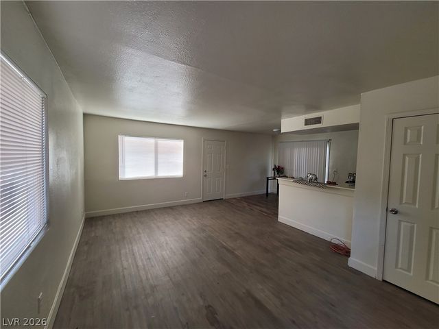 5126 Golden A, Las Vegas, NV 89119