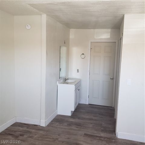 5126 Golden A, Las Vegas, NV 89119