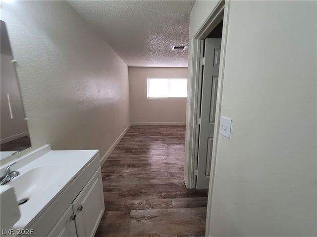 5126 Golden A, Las Vegas, NV 89119