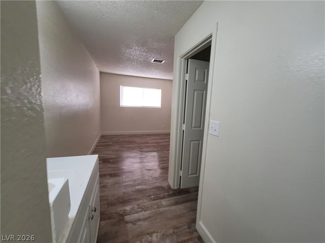 5126 Golden A, Las Vegas, NV 89119