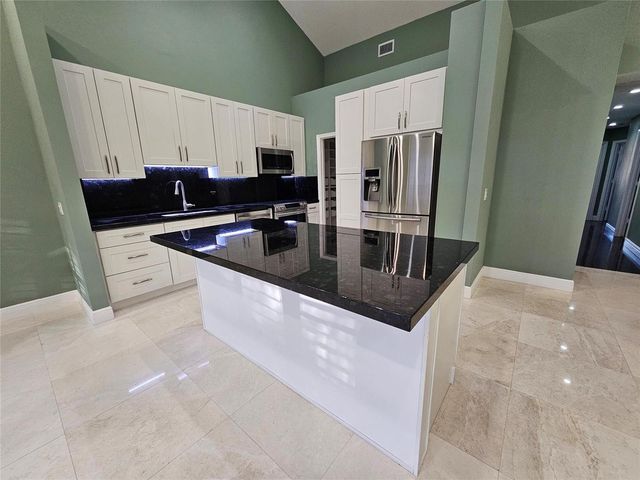 5770 Coach House Circle F, Boca Raton, FL 33486