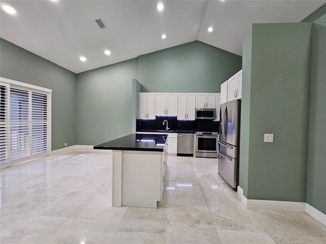 5770 Coach House Circle F, Boca Raton, FL 33486