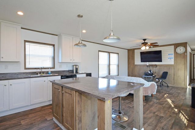 1368 96th Lane NE, Blaine, MN 55434