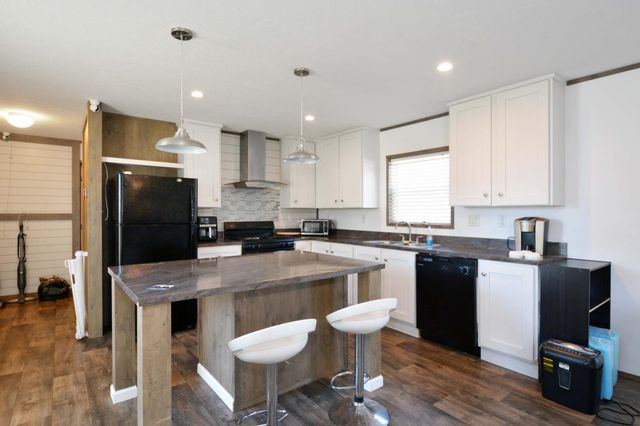 1368 96th Lane NE, Blaine, MN 55434