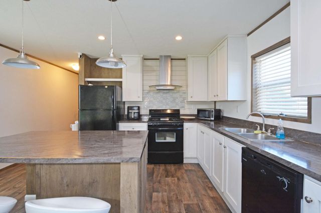 1368 96th Lane NE, Blaine, MN 55434