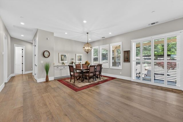 23235 Darkhorse Dr, Auburn, CA 95602