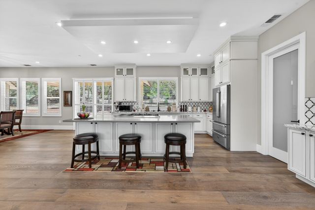 23235 Darkhorse Dr, Auburn, CA 95602