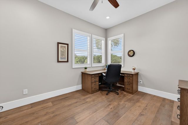 23235 Darkhorse Dr, Auburn, CA 95602