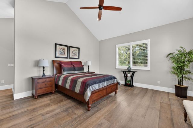 23235 Darkhorse Dr, Auburn, CA 95602