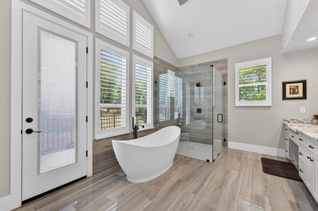 23235 Darkhorse Dr, Auburn, CA 95602