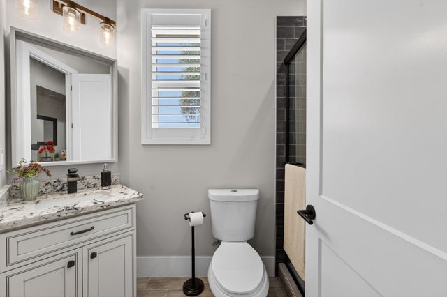 23235 Darkhorse Dr, Auburn, CA 95602