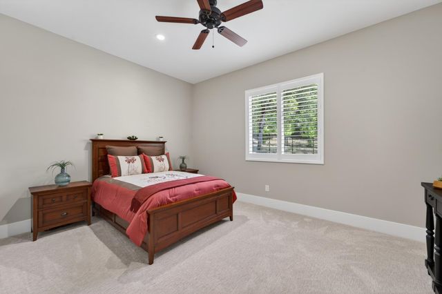 23235 Darkhorse Dr, Auburn, CA 95602
