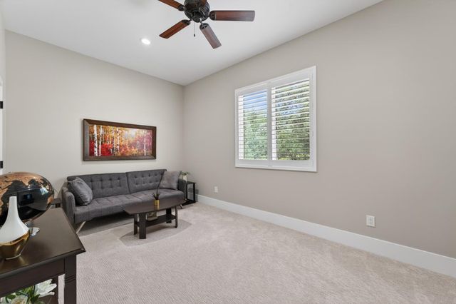 23235 Darkhorse Dr, Auburn, CA 95602
