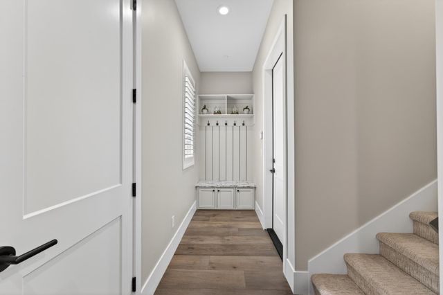 23235 Darkhorse Dr, Auburn, CA 95602