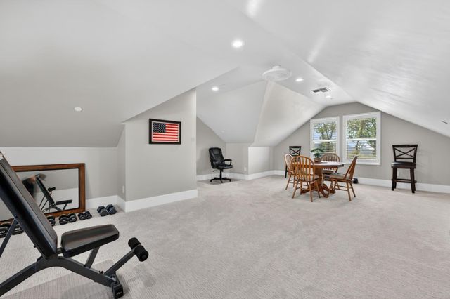 23235 Darkhorse Dr, Auburn, CA 95602