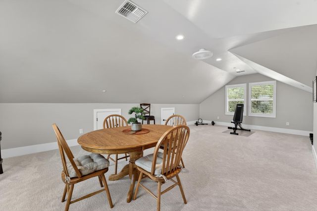 23235 Darkhorse Dr, Auburn, CA 95602
