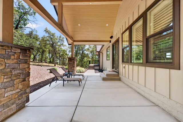 23235 Darkhorse Dr, Auburn, CA 95602