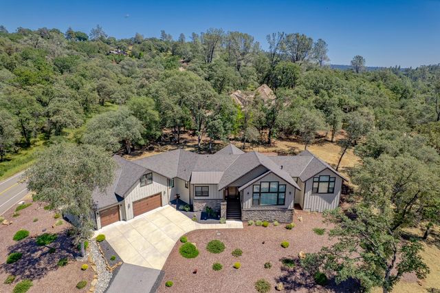 23235 Darkhorse Dr, Auburn, CA 95602