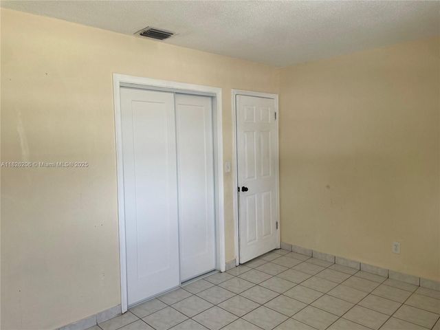 7023 SW 19th St, North Lauderdale, FL 33068