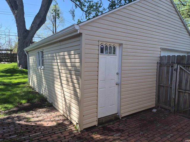 410 Barbie Street, South Bend, IN 46614