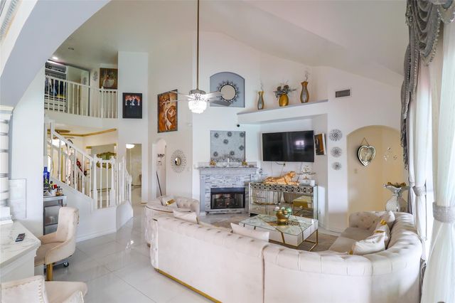 11731 Cobblestone Point Drive, Sugar Land, TX 77498