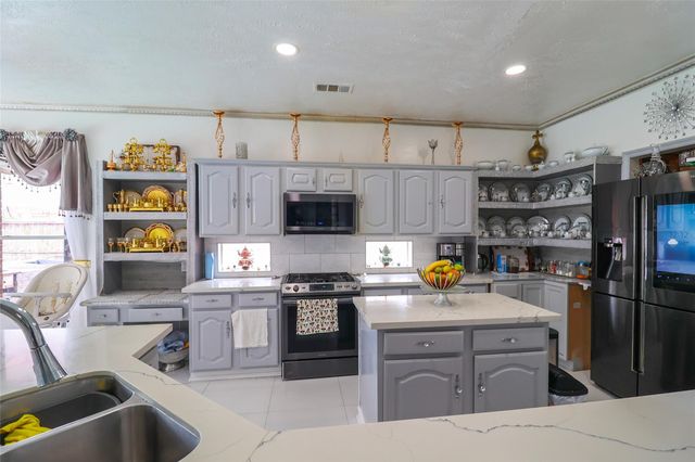 11731 Cobblestone Point Drive, Sugar Land, TX 77498