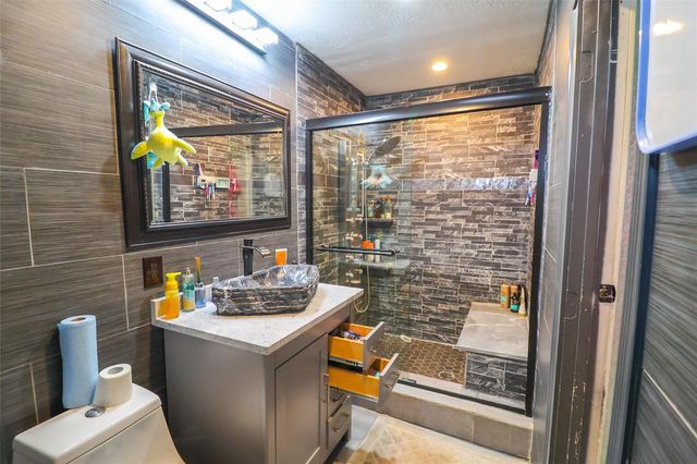 11731 Cobblestone Point Drive, Sugar Land, TX 77498