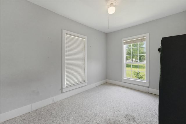 443 S Madison ST, La Grange, TX 78945