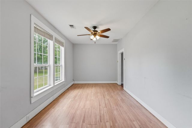 443 S Madison ST, La Grange, TX 78945