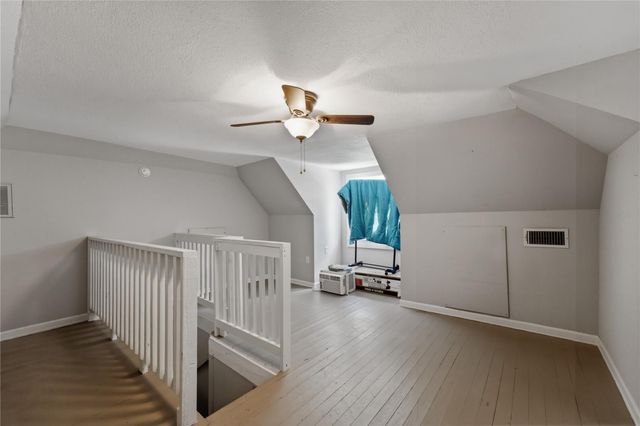 443 S Madison ST, La Grange, TX 78945