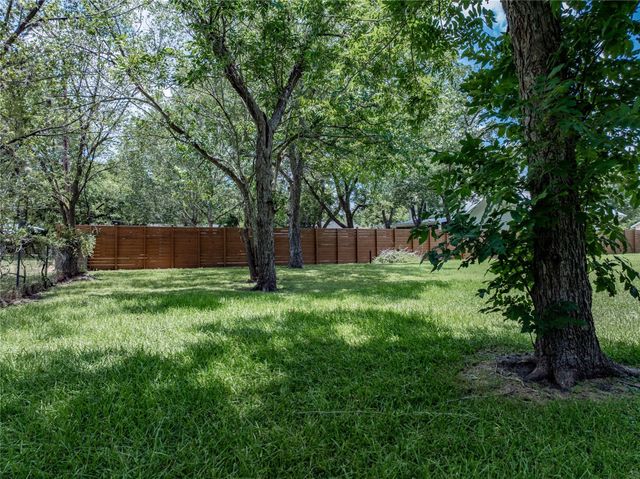 443 S Madison ST, La Grange, TX 78945