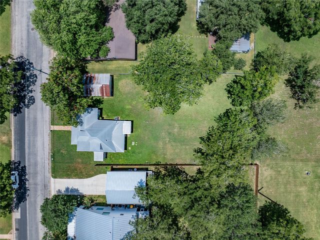 443 S Madison ST, La Grange, TX 78945