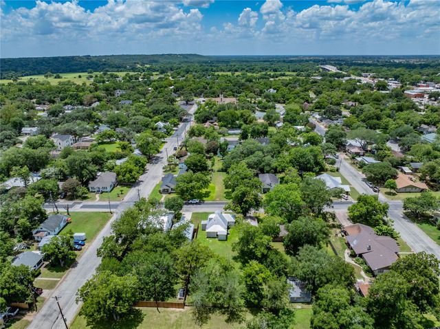 443 S Madison ST, La Grange, TX 78945