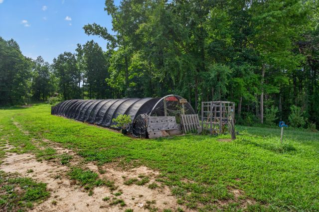 240 Hash Ln, Rock Island, TN 38581
