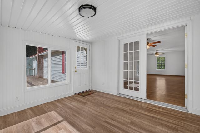 240 Hash Ln, Rock Island, TN 38581