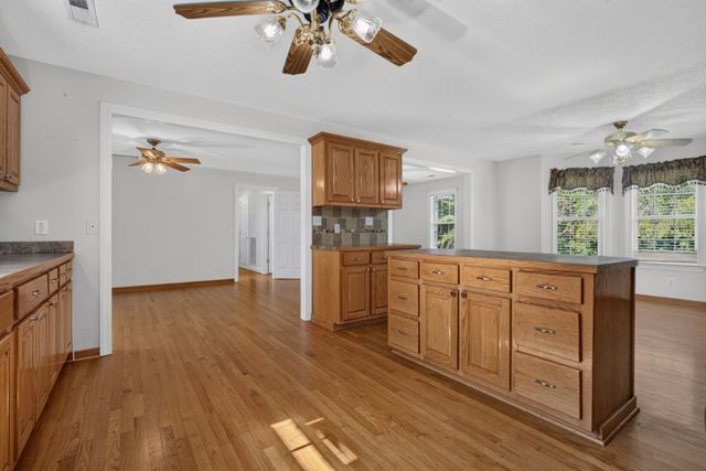 240 Hash Ln, Rock Island, TN 38581