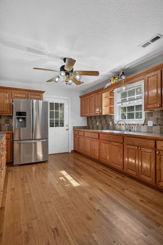 240 Hash Ln, Rock Island, TN 38581