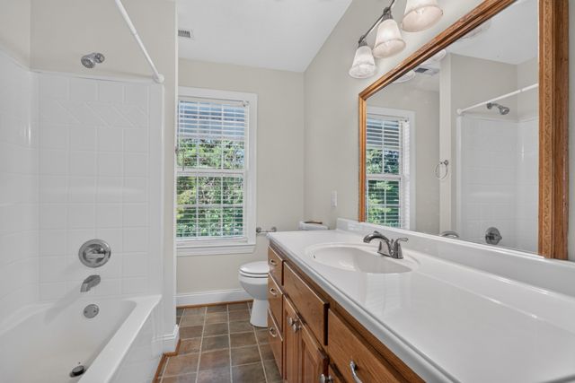 240 Hash Ln, Rock Island, TN 38581
