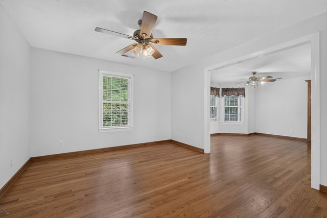 240 Hash Ln, Rock Island, TN 38581