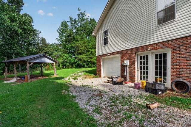 240 Hash Ln, Rock Island, TN 38581