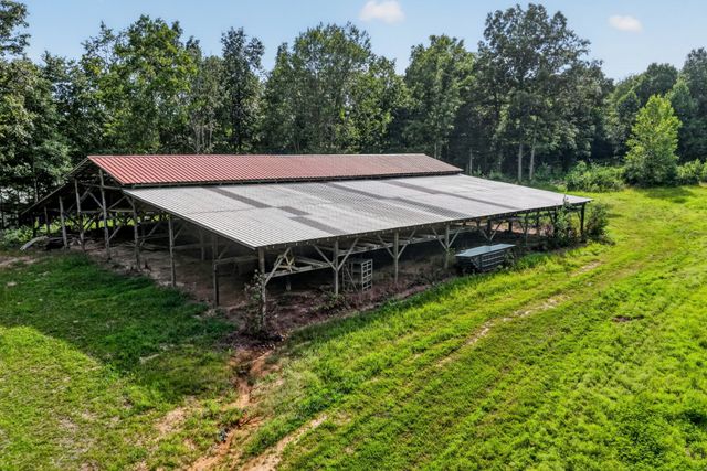 240 Hash Ln, Rock Island, TN 38581