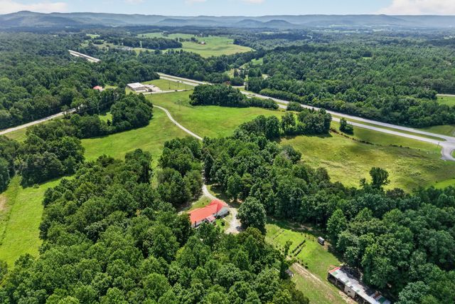 240 Hash Ln, Rock Island, TN 38581
